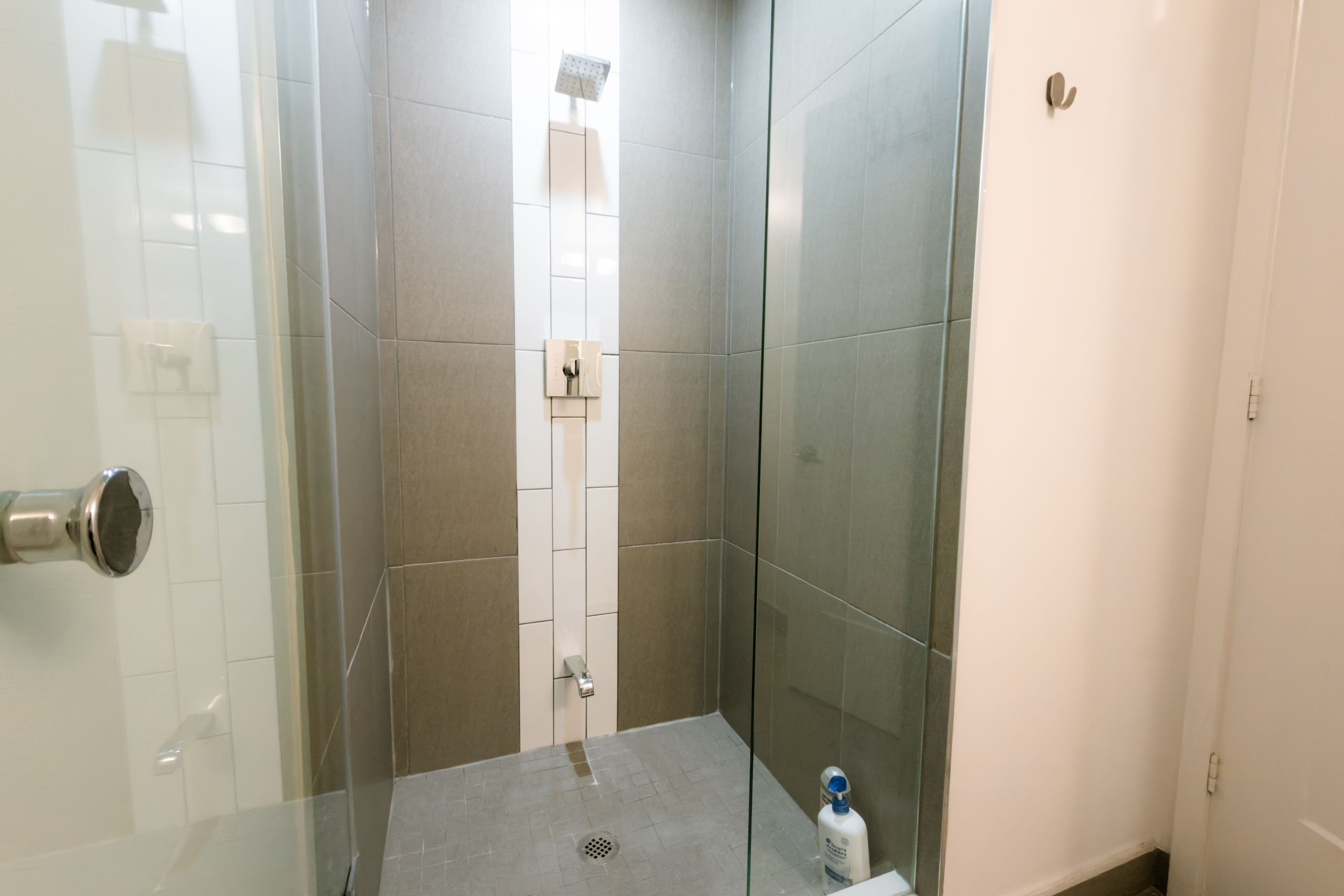 Silver Plus Room - 70 Princess St - Toronto